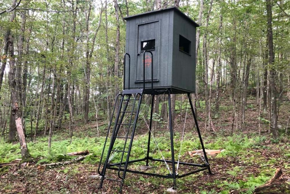 5' x 5' Shanty Hunter Blind Shown on an 8' Metal Stand